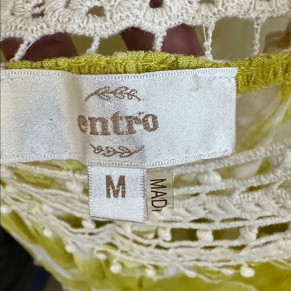 Entro Lime and White Crochet Trim Blouse - Picture 5 of 8